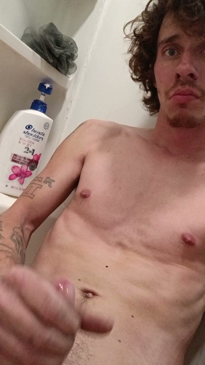 Hairy bc: Cumming in the Tub
