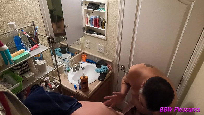 BBW Pleasures: Exhibitionist BBW couple shower