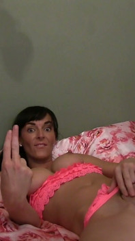 Webcam Whore Wife Leena Franks Invites Horny Punter to Her House to Fuck Her