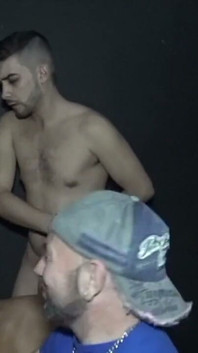 Gay šukán nui heterosexuálem a trans