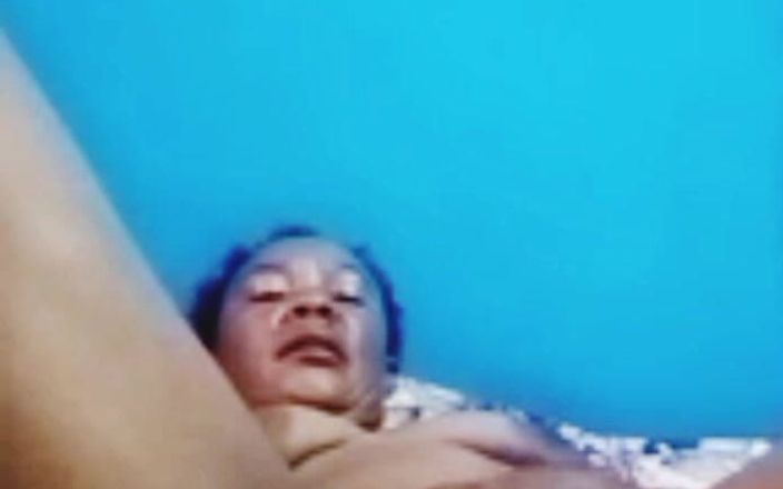 Sugarmama video call mutual masturbation: Mamá juega su coño en videollamada ep7