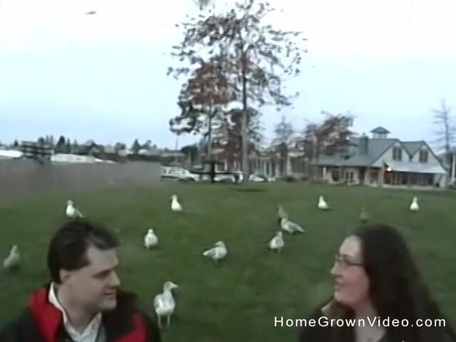 Homegrown Video: Kyrie Eleison i Ciekawski James ruchają się przed kamerą