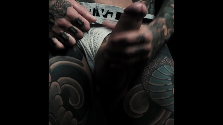 Juan Lucho Gay: Juan Lucho Solo Artistik di Jockstrap