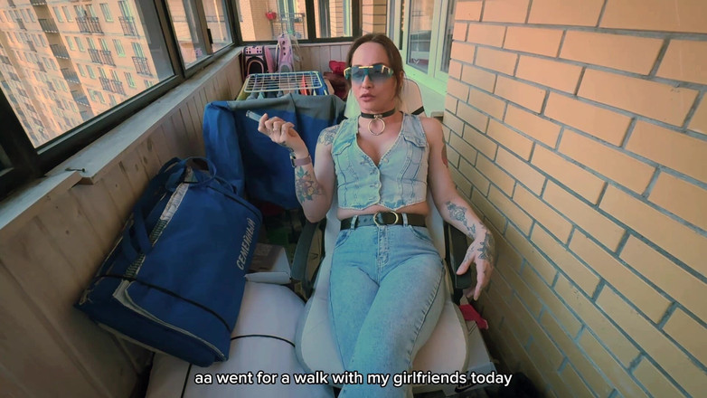 Eva Borisova: प्यारी ट्रांस लड़की बालकनी पर बड़े लंड से लंड चुसाई