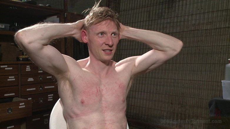 30 Minutes of Torment: Hetero kickboxer je ošukaný při střelbě na jeho náklad