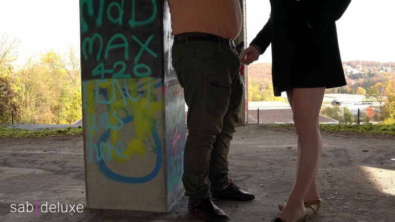 Sabdeluxe: Outdoor blowjob with heels