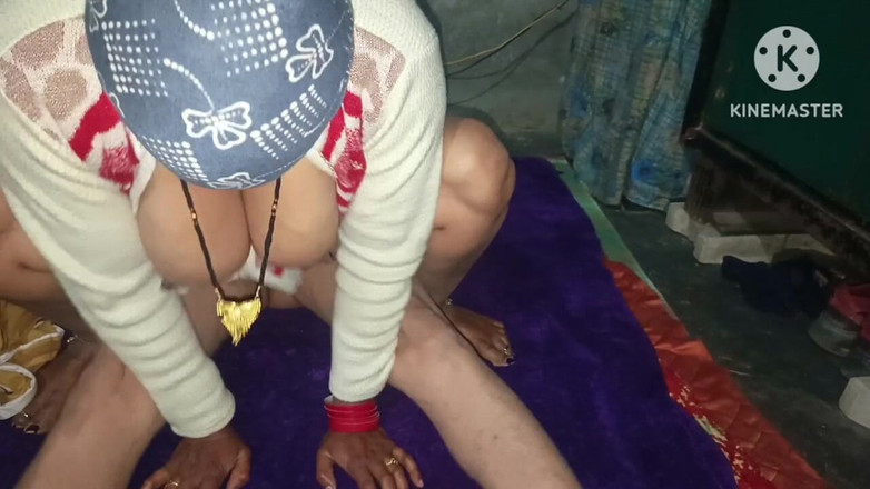 Kavita69: Bu üvey anne her zaman yatağı üvey oğluyla paylaşmayı seven büyük götlü...