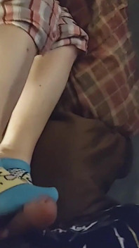 Sexy meia-calça com o tornozelo, punheta com os pés e meias da gatinha