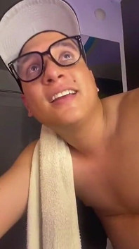 Ken Prince Sissy Latino Opens Her Bubble Ass to Pizza Delivery Man After Smelling Sweaty Feet