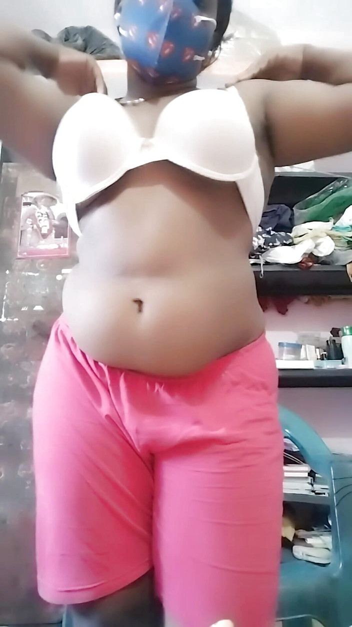 Desi World: Horny Tamil Maid Calling for Sex
