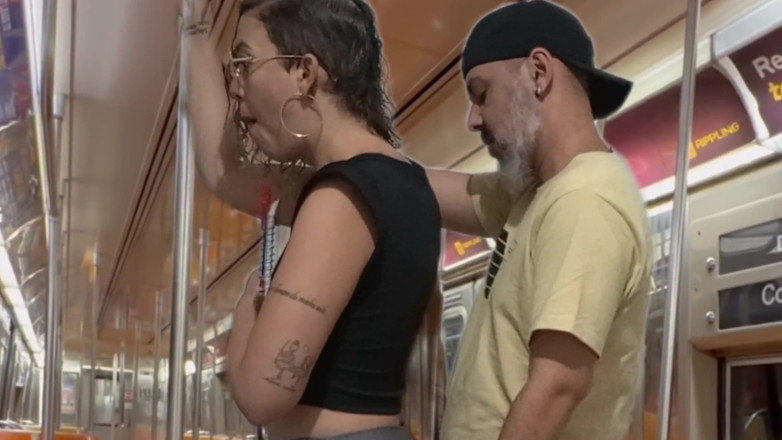 Gabi SweetCouplesStories: Девушка-студентка получает сперму в поезде нью-йоркского метро.