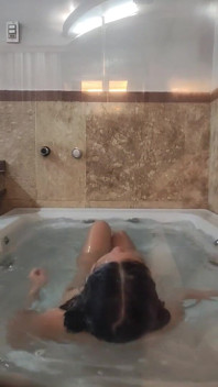 Vieni a fare il bagno con me
