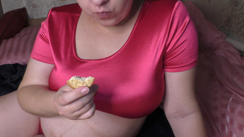 Milky Mari: Cheating wife with a big boobs eats cum covered cookies -...