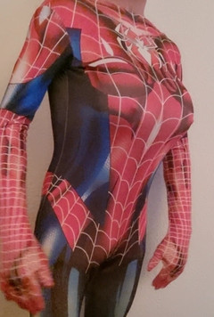 Devoterdwt: Spider tranny s obrovskými D cup kozami