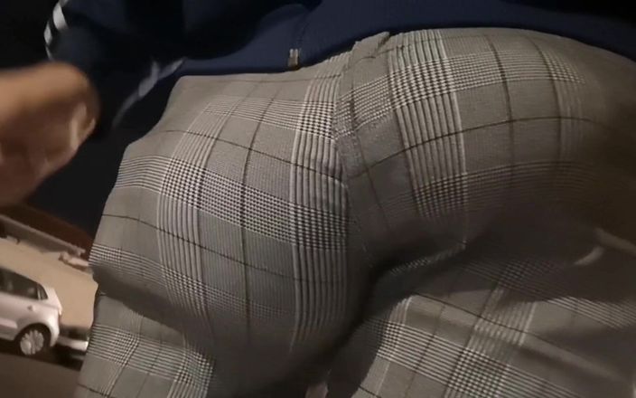 Monster_Meat_: 在大加那利岛的街道上在户外隆起