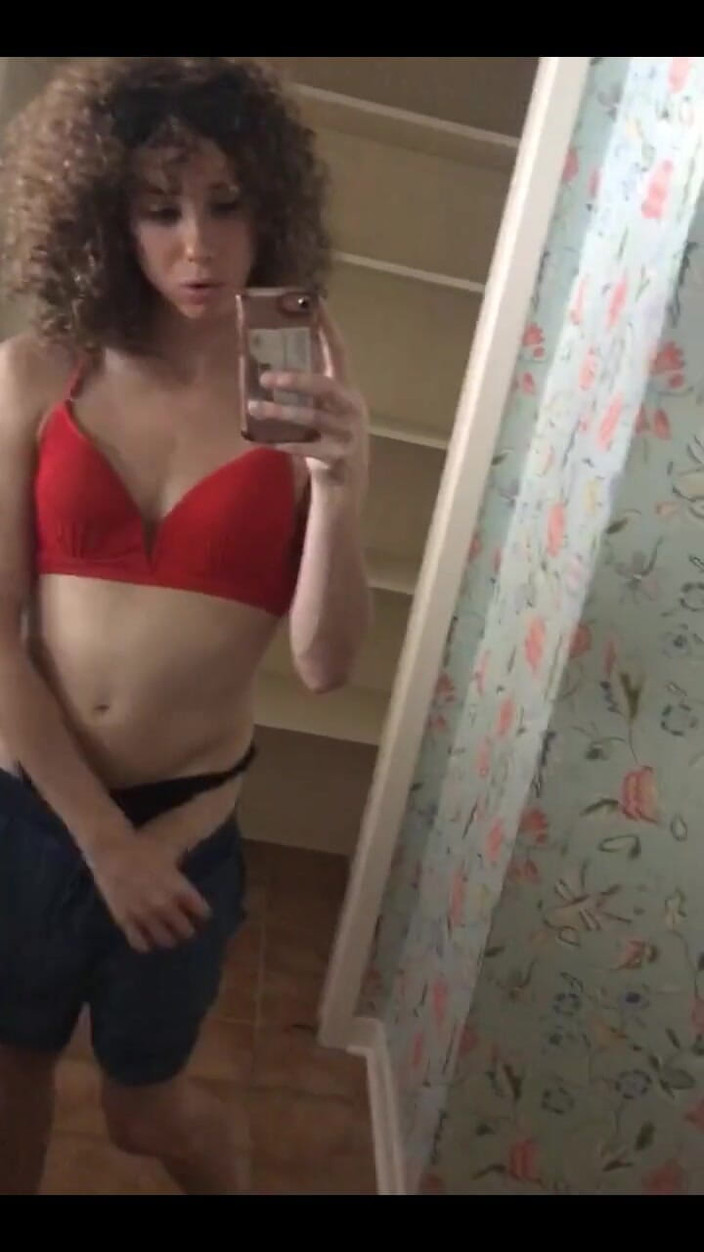 Tia Tizzianni Productions: Devenir coquine au lac, série