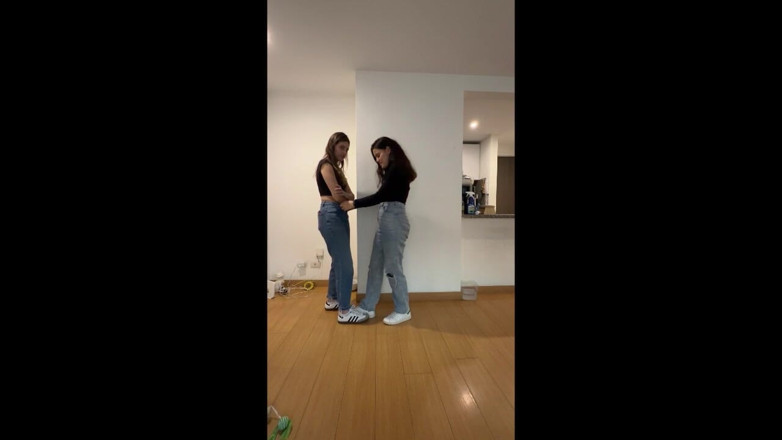 scarlettandc: Fetysz stóp między lesbijkami