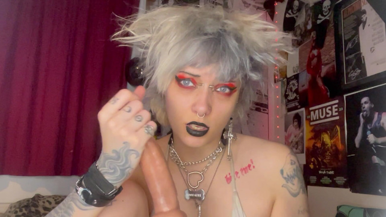 Glitterqueen1999: Fetish gincu melancap galakkan taboo hitam gincu hitam bercakap kotor...