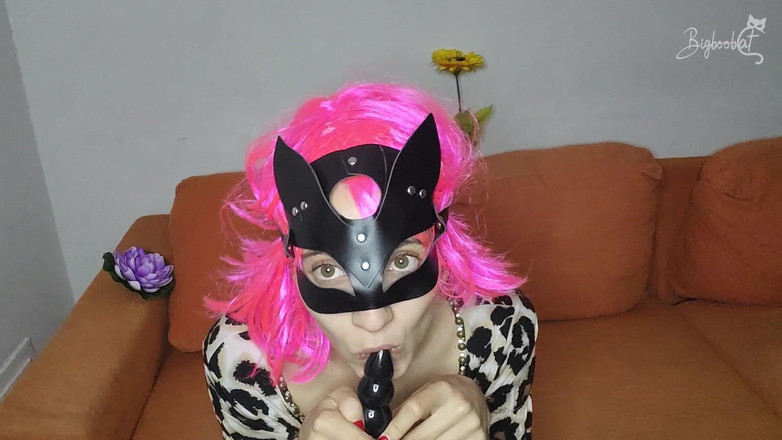 BigBoobCat: Jag utforskar mina stora naturliga bröst och fitta mask, helt...