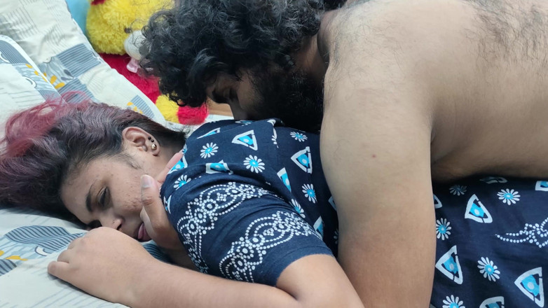 Vaigavarun45: Malayali-koppel hete kontlikken romantiek