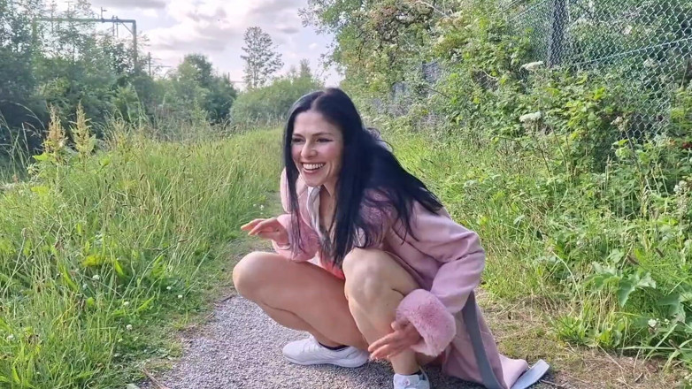 Nicky Brill: Naked Outdoors Spreading My Pussy and Pissing