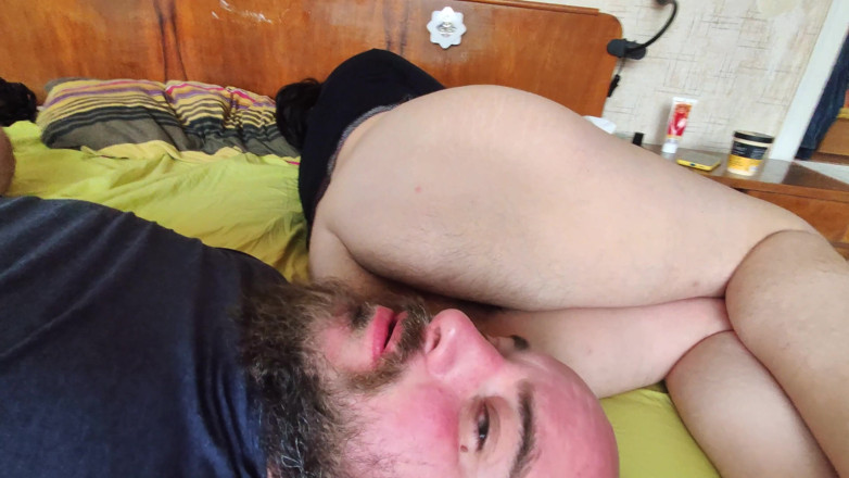 Hairy Homemade Amateur Orgasms: Marido implora para eu limpar minha bunda, e ele está...