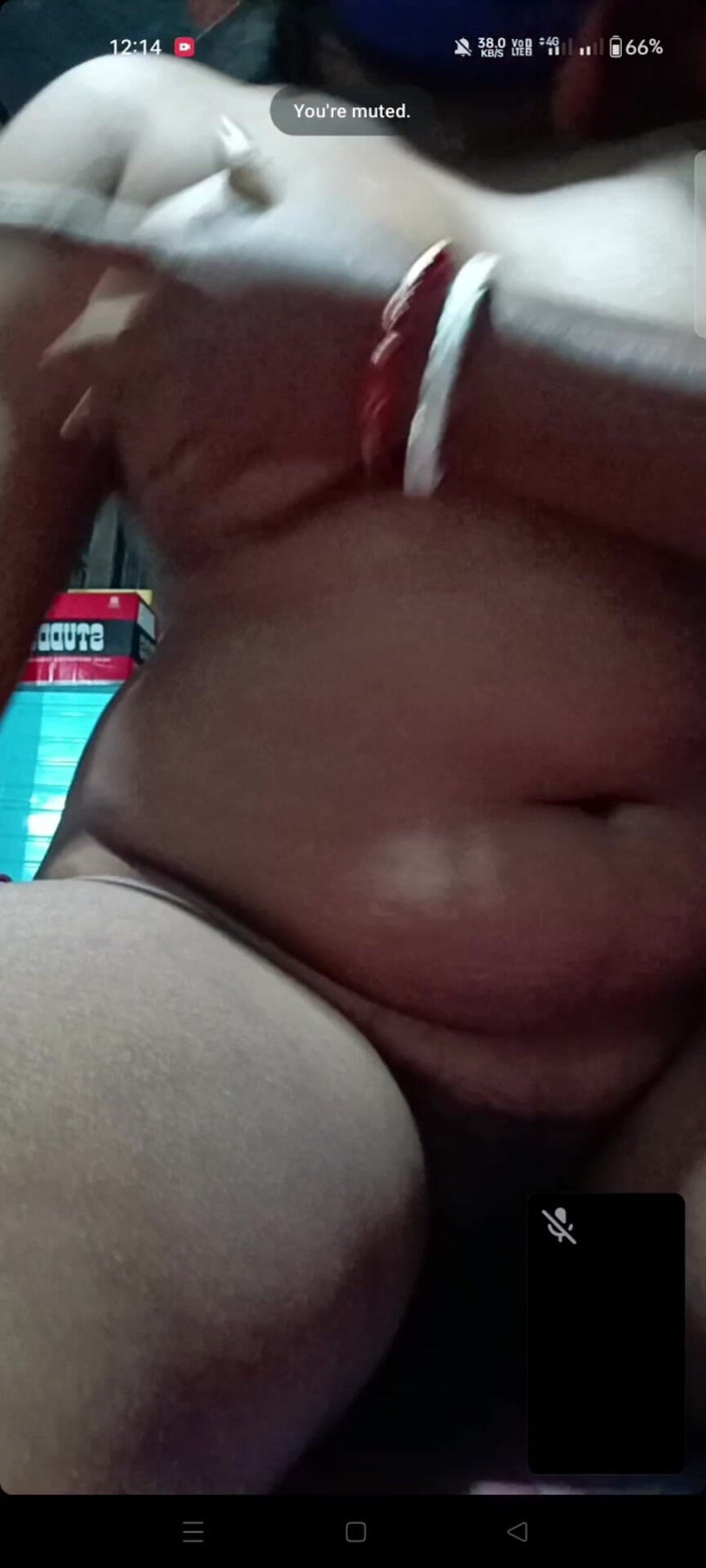 Roshalo Boudi: La bengalese angel boudi fa un servizio di videochiamata parte...