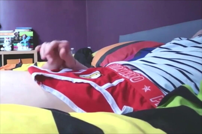 Gay Scottish twink Sammy Andrews: Sammy Andrews komt klaar op superhelden ondergoed
