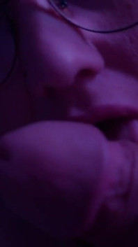Chica lasctona chupa el de su hombre