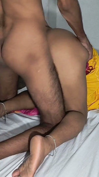 Quente indiana - preliminares completas e vídeo de sexo longo com buceta gozada interna e gozada na buceta peluda dela