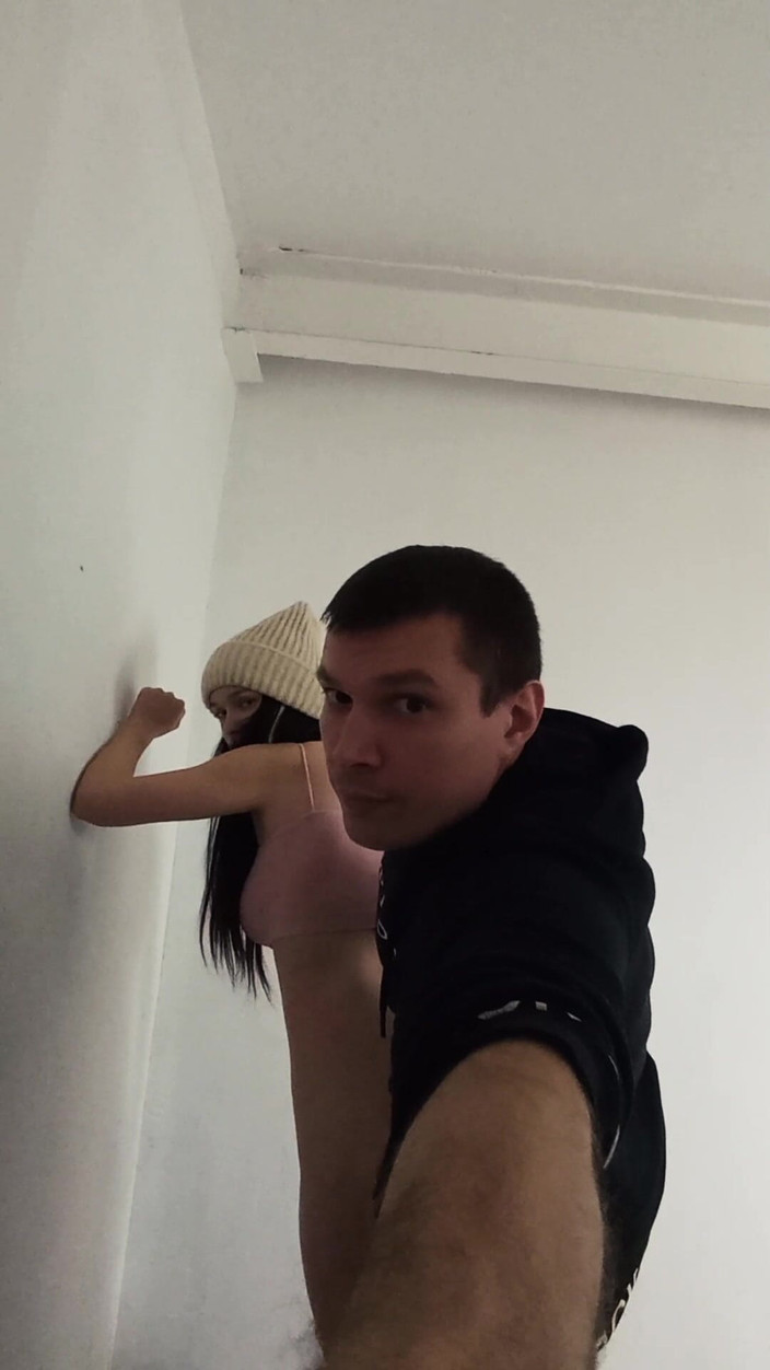 Airaccoon: Am futut-o rapid pe colega de clasă în casa scărilor și am...