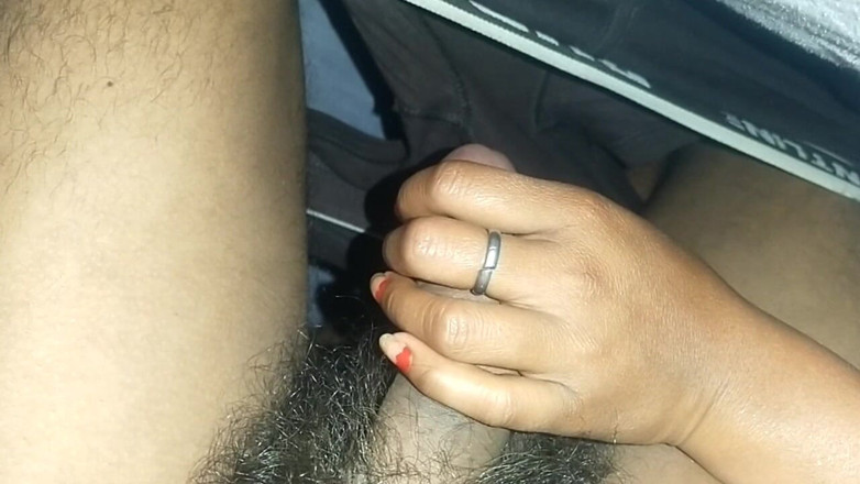 hotsimran70: Simran bhabhi masturbazione con il fidanzato in camera da letto