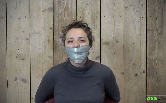 Gag Attack!: Julia - călușuri multiple cu bandă din PVC
