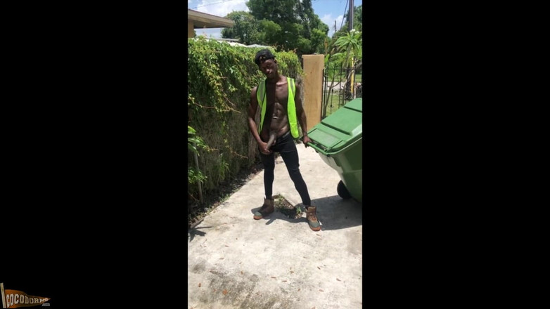 CocoDorm: Kendrick Marcel建筑拍摄