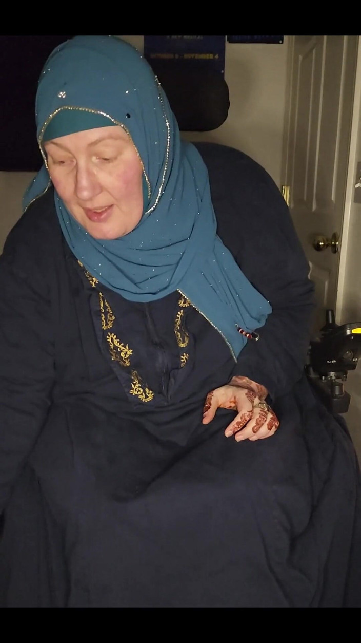 CrippleFreak4U: Tiada Apa-apa Seperti Membuka Tudung Saya Untuk Malam Dan Keluar...