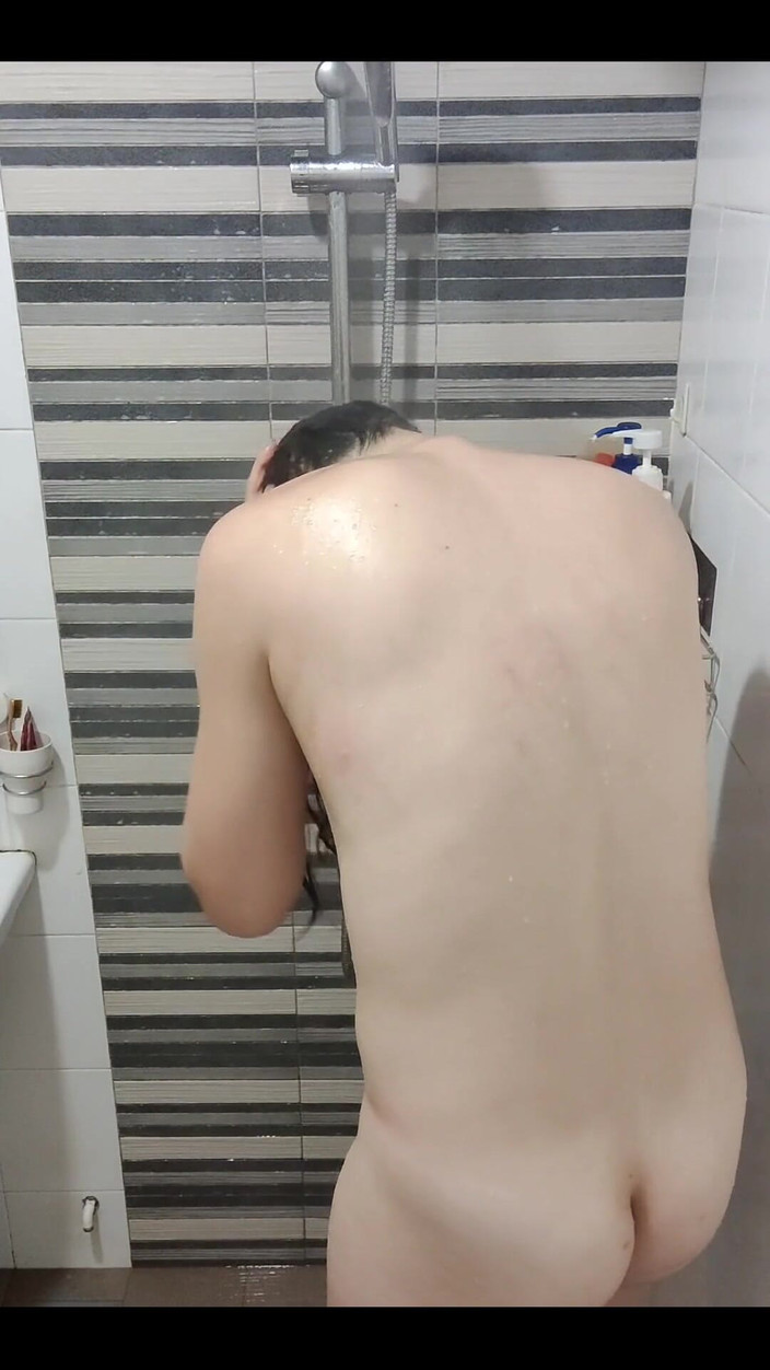 Aerie Rei: Komm mit mir unter die dusche