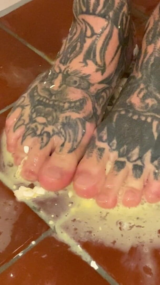 VikingsFeet: Stopy kontra surowe jajo