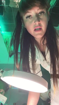 Vivienne l'amour - seni sağıyor ve sonra seni besliyor bakış açısı