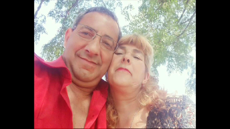 Casal Gresopio BDSM: 奴隷の脇の下を支配する