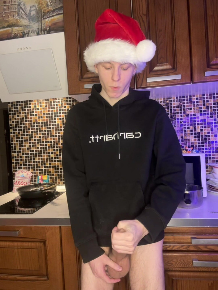 Morflot24: Immaginare la seduzione del fratellastro causa l'enorme schizzo del giovane...