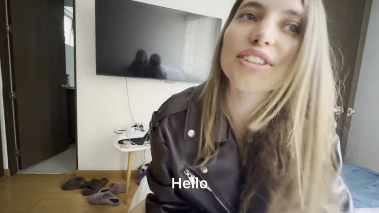 scarlettandc: Masturbuji, cítím kůži z bot mého šéfa