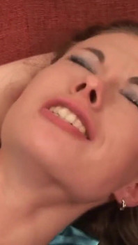 Anal in schwarz szene-3 schöne brünette in dessous joman jomansson genießt interracial