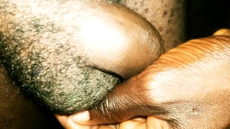 Judith xxx: Masturbándose 48