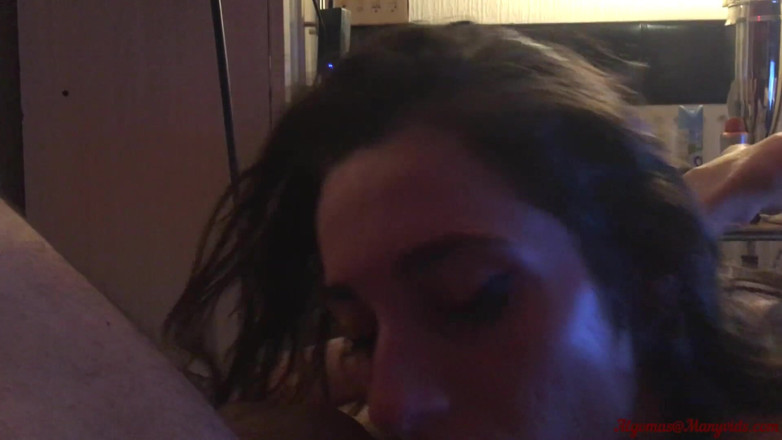 Glamour: Dreier-sex-party in meinem engen arsch. pov doppelfass-blowjob