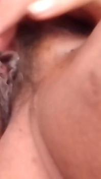 Watch Cakeycakes Make Herself Cum