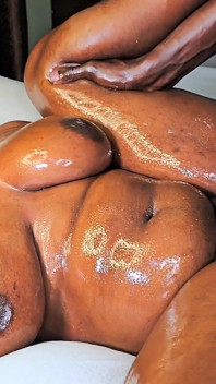 88letá Babička Ošukaná Do Obou Děr Gay Doktorem