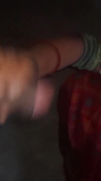 Kakak ipar india lagi asik nyepong kontol terbaik