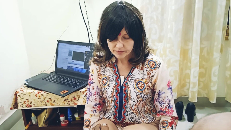 Bolly Karma: Tante seksi ini dientot sama pacar barunya