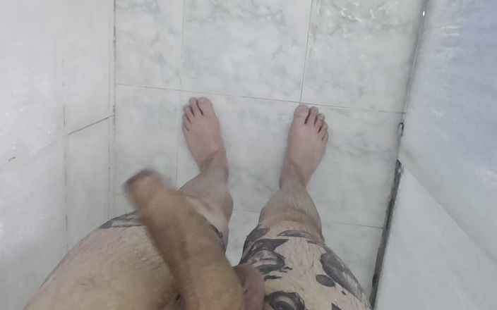 Lkdick8: A Very Hot Shower