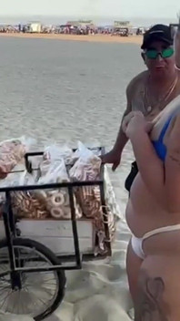 Beach Seller in a Salty Package Eats the Two Hot Girls in Exchange Left Happy